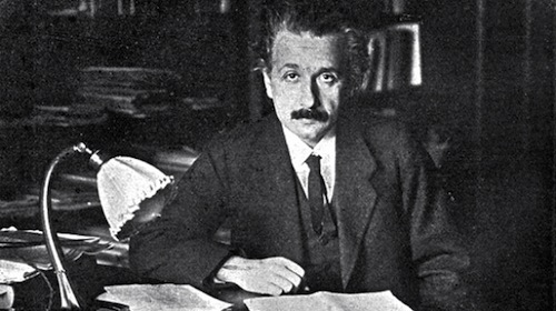 Albert_Einstein_photo_1920