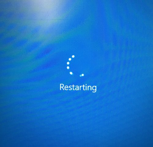 Windows PC blue restart screen